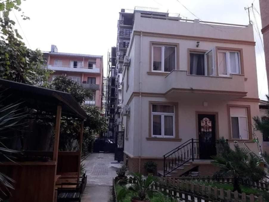Guest House Kldiashvili Batumi Exterior foto