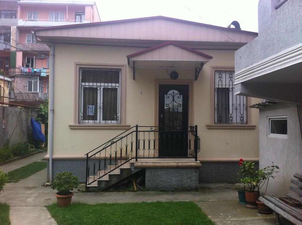 Guest House Kldiashvili Batumi Quarto foto